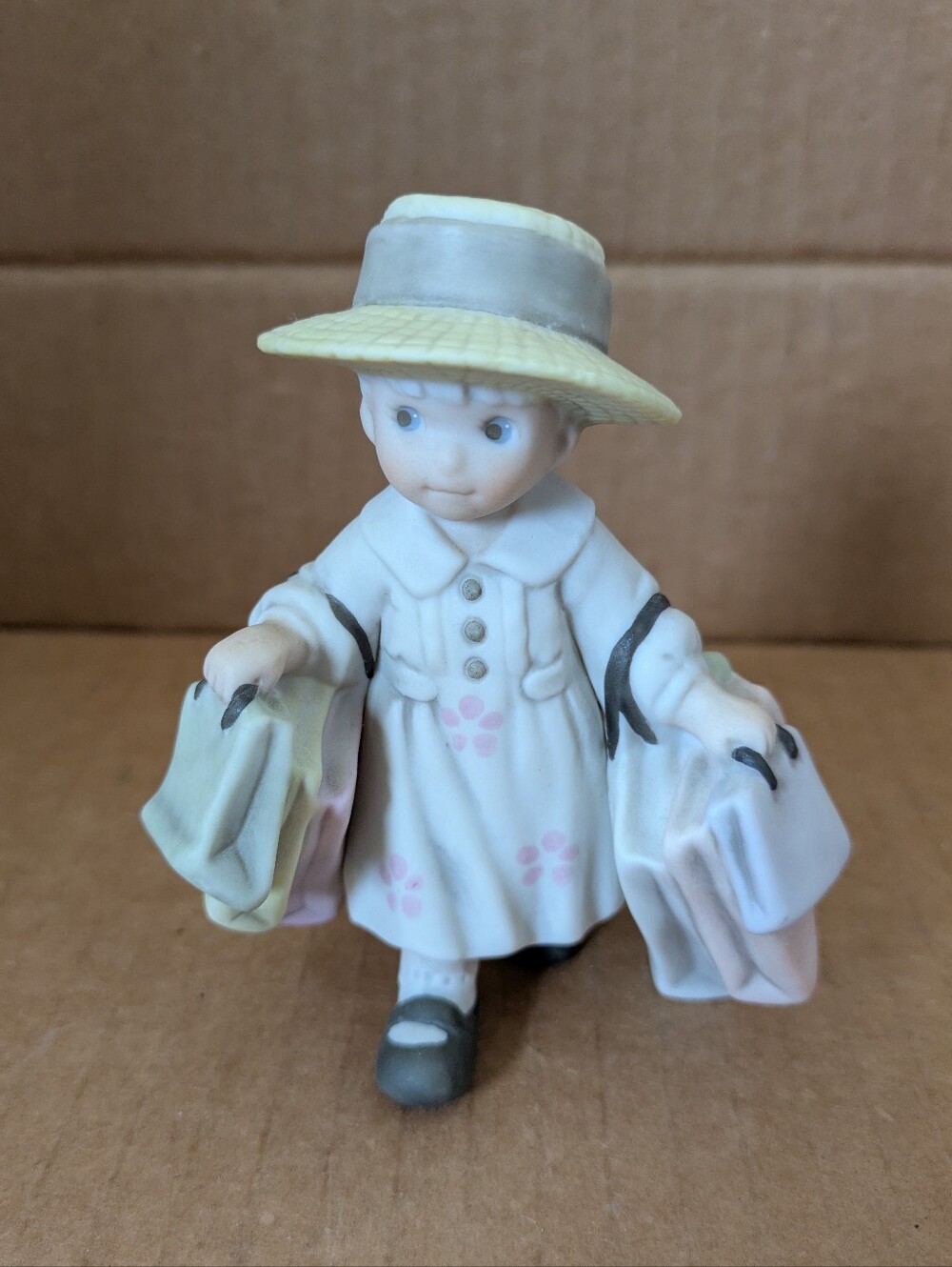 Alaska Momma Porcelain Figurine Girl with Shopping Bags Cream Pastel 375934